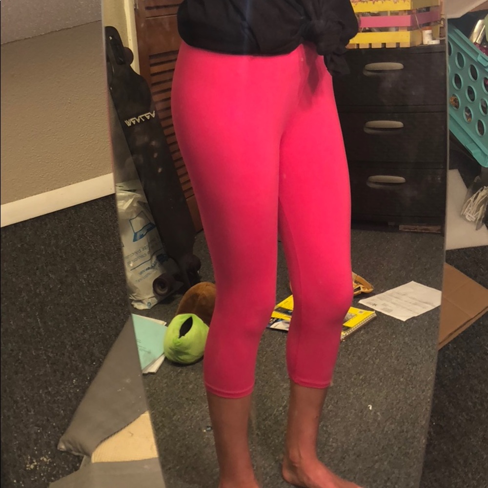 Cropped pink super soft leggings